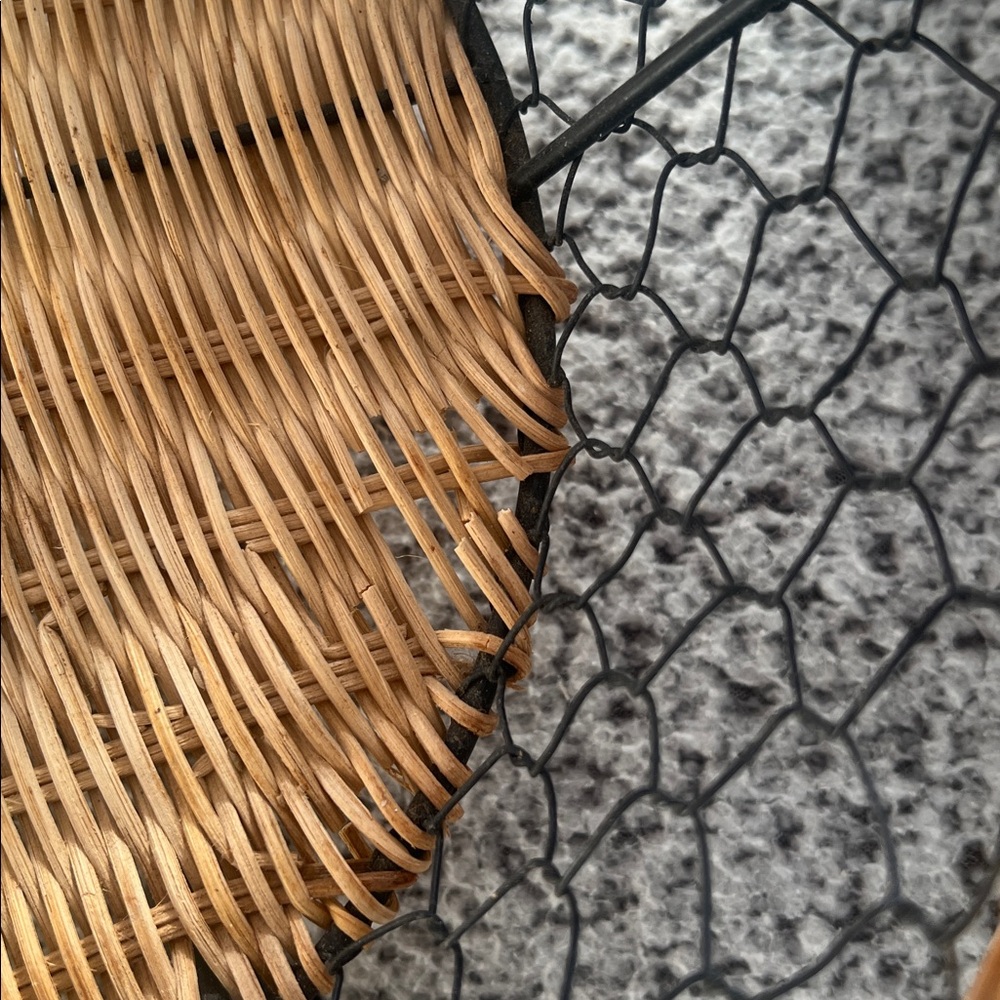 Wire basket - Picture 3 of 4